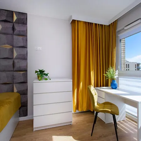 Sunny Studio Letnica