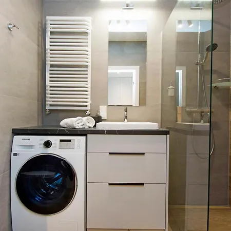 Sunny Studio Letnica شقة *